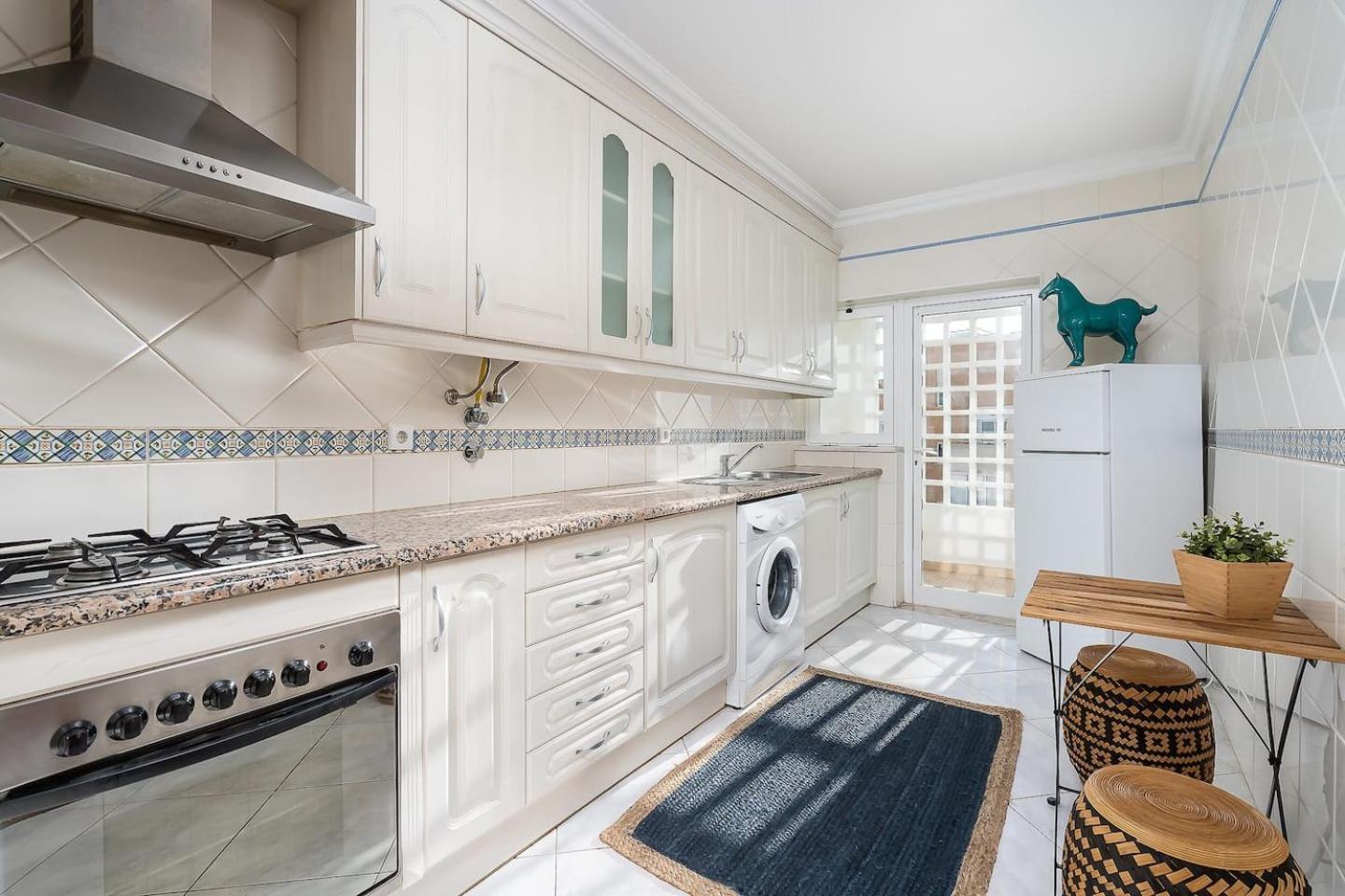 Spacious&Bright2Bedroom Apt Near Beaches,Sleeps 6 Portimão Exteriör bild